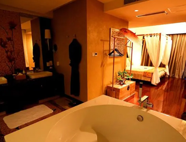 杭州余杭区养生会所的黄昏恋：当爱情遇上八十岁